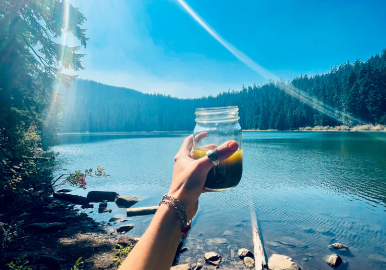 Kratom tea on the Pacific Northwest lakes